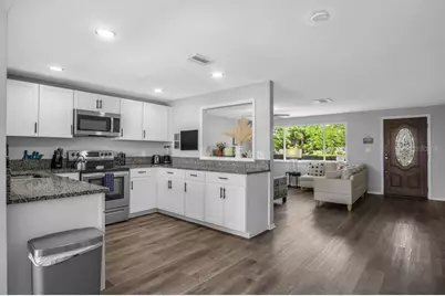 8628 Magnolia Drive, Seminole, FL 33777 - Photo 5