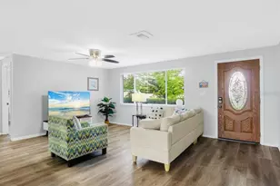 8628 Magnolia Dr, Seminole, FL 33777 - Photo 3