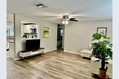 8628 Magnolia Drive, Seminole, FL 33777 - Photo 9