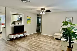 8628 Magnolia Dr, Seminole, FL 33777 - Photo 9
