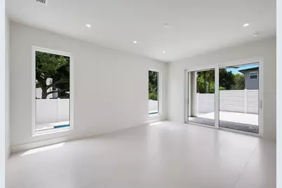 2596 Floyd Street, Sarasota, FL 34239 - Photo 11
