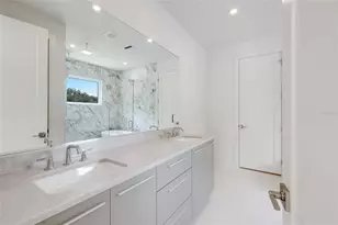 2596 Floyd St, Sarasota, FL 34239 - Photo 13