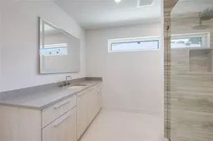 2596 Floyd St, Sarasota, FL 34239 - Photo 23