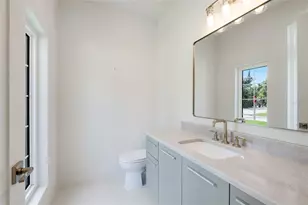 2596 Floyd St, Sarasota, FL 34239 - Photo 15