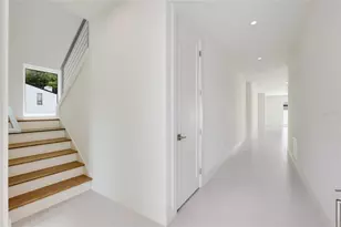 2596 Floyd St, Sarasota, FL 34239 - Photo 3
