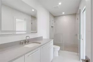2596 Floyd St, Sarasota, FL 34239 - Photo 25