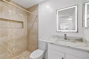 4756 Oak Hill Dr, Sarasota, FL 34232 - Photo 21