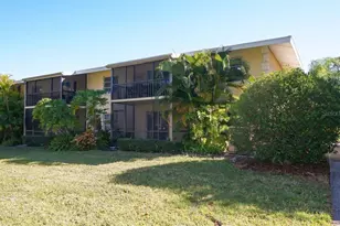 942 La Costa Cir, Sarasota, FL 34237 - Photo 17