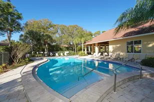 942 La Costa Cir, Sarasota, FL 34237 - Photo 19