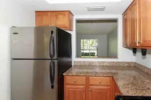 942 La Costa Cir, Sarasota, FL 34237 - Photo 7