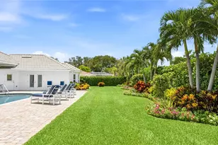 7780 Holiday Dr N, Sarasota, FL 34231 - Photo 51