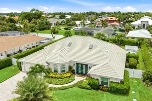 7780 Holiday Dr N, Sarasota, FL 34231 - Photo 5