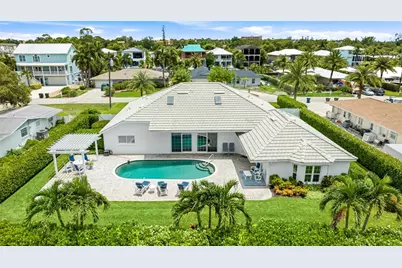7780 Holiday Drive N, Sarasota, FL 34231 - Photo 3