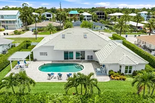 7780 Holiday Dr N, Sarasota, FL 34231 - Photo 3