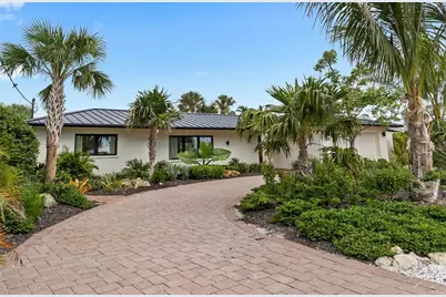 624 Dundee Lane, Bradenton Beach, FL 34217 - Photo 1
