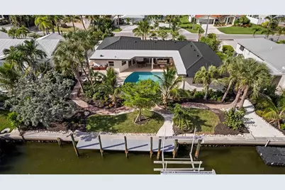 624 Dundee Lane, Bradenton Beach, FL 34217 - Photo 5