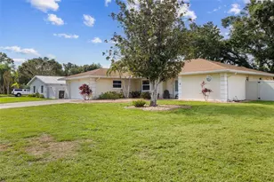 5776 Augusta Cir, Sarasota, FL 34238 - Photo 3