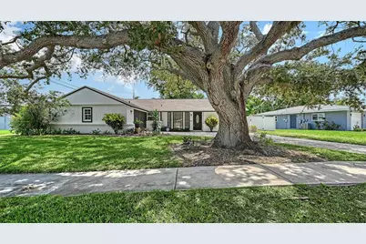 6711 S Lockwood Ridge Road, Sarasota, FL 34231 - Photo 3