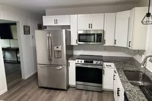 2404 52nd Ave Dr W, Bradenton, FL 34207 - Photo 5