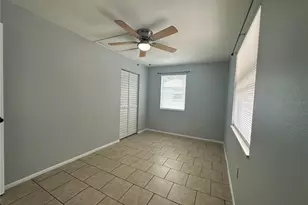2404 52nd Ave Dr W, Bradenton, FL 34207 - Photo 29