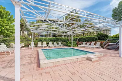 1055 Gulf Of Mexico Drive #301, Longboat Key, FL 34228 - Photo 43