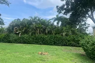 2253 Valencia Dr, Sarasota, FL 34239 - Photo 31
