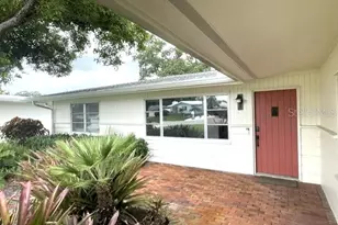 2253 Valencia Dr, Sarasota, FL 34239 - Photo 3