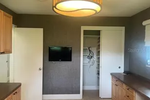 2253 Valencia Dr, Sarasota, FL 34239 - Photo 39