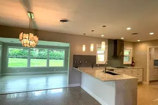 2253 Valencia Dr, Sarasota, FL 34239 - Photo 9