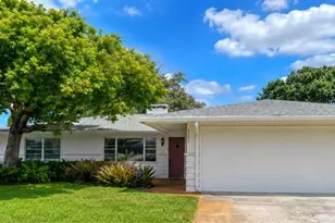 2253 Valencia Dr, Sarasota, FL 34239 - Photo 1