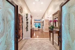 5476 Golf Pointe Dr, Sarasota, FL 34243 - Photo 11