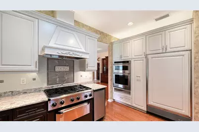5476 Golf Pointe Drive, Sarasota, FL 34243 - Photo 25