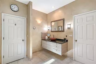 5476 Golf Pointe Dr, Sarasota, FL 34243 - Photo 45