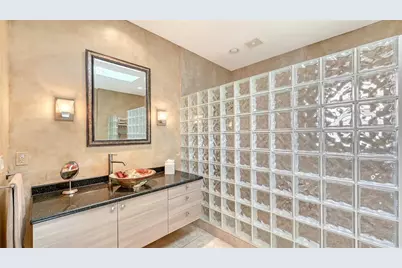 5476 Golf Pointe Drive, Sarasota, FL 34243 - Photo 43