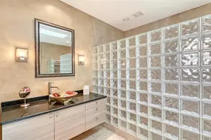 5476 Golf Pointe Dr, Sarasota, FL 34243 - Photo 43