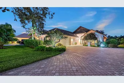 5476 Golf Pointe Drive, Sarasota, FL 34243 - Photo 5