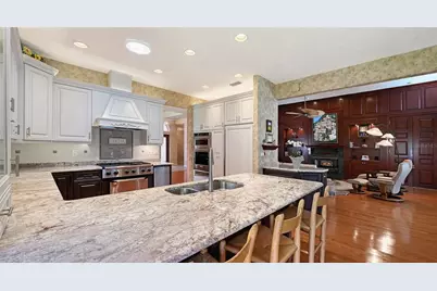 5476 Golf Pointe Drive, Sarasota, FL 34243 - Photo 19