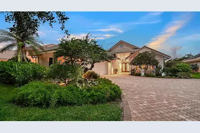 5476 Golf Pointe Drive, Sarasota, FL 34243 - Photo 3