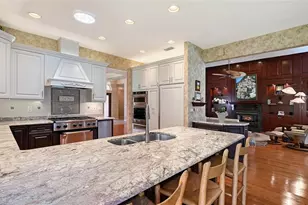 5476 Golf Pointe Dr, Sarasota, FL 34243 - Photo 23