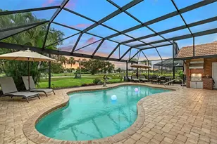 5476 Golf Pointe Dr, Sarasota, FL 34243 - Photo 45