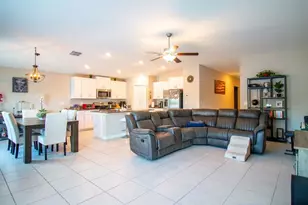 5466 Blue Azure Dr, Wimauma, FL 33598 - Photo 9