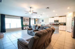 5466 Blue Azure Dr, Wimauma, FL 33598 - Photo 11