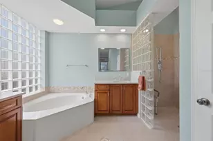 7235 Kensington Ct, University Park, FL 34201 - Photo 23