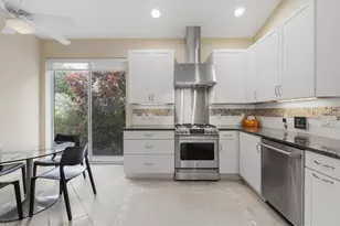 7235 Kensington Ct, University Park, FL 34201 - Photo 13