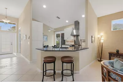 7235 Kensington Court, University Park, FL 34201 - Photo 11