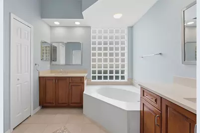 7235 Kensington Court, University Park, FL 34201 - Photo 25