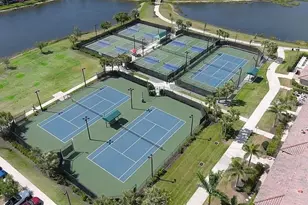 12568 Felice Dr, Venice, FL 34293 - Photo 21
