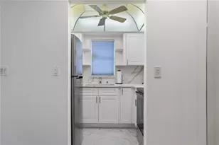 1205 Tarpon Center Dr, Venice, FL 34285 - Photo 9