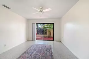 2761 Horseshoe Ct, Sarasota, FL 34235 - Photo 19