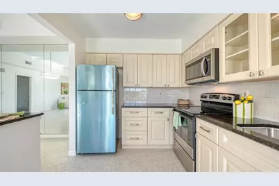 2761 Horseshoe Court #Q4, Sarasota, FL 34235 - Photo 15
